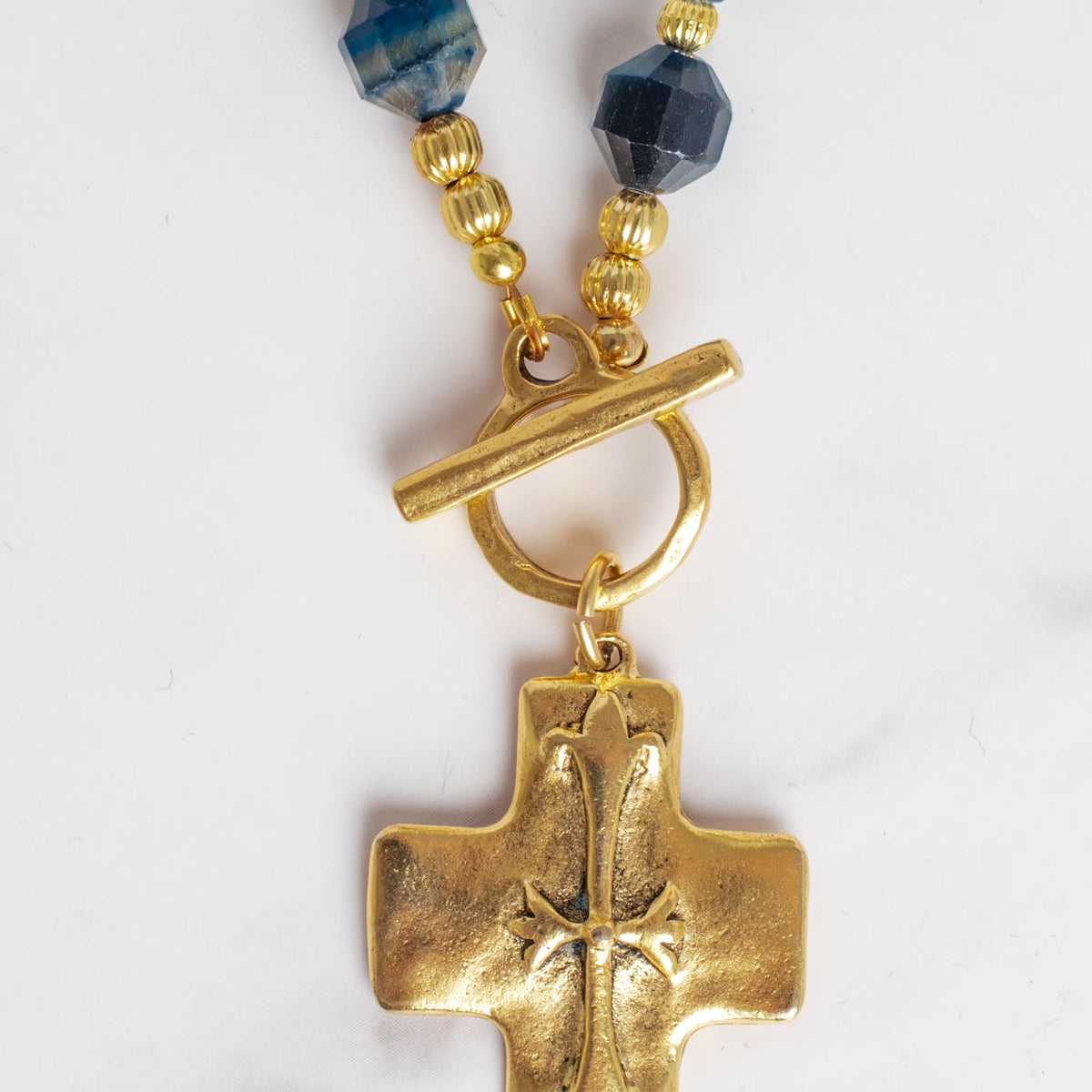 5 Best Dainty Cross Necklaces for Everyday Wear in 2026