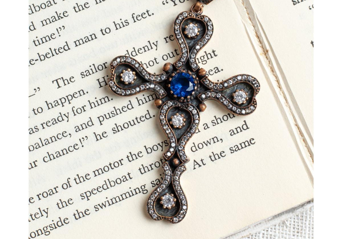 7 Ways to Style Layered Cross Necklaces