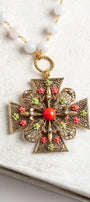 Signed Vintage ART Maltese Cross & White Agate Necklace – Arthur Pepper Mode-Art